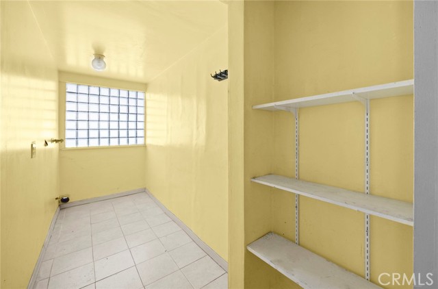1222 N Virgil Avenue, Los Angeles CA: https://media.crmls.org/medias/81a5e7e3-57d8-4d37-bd1b-e089355e1e5f.jpg