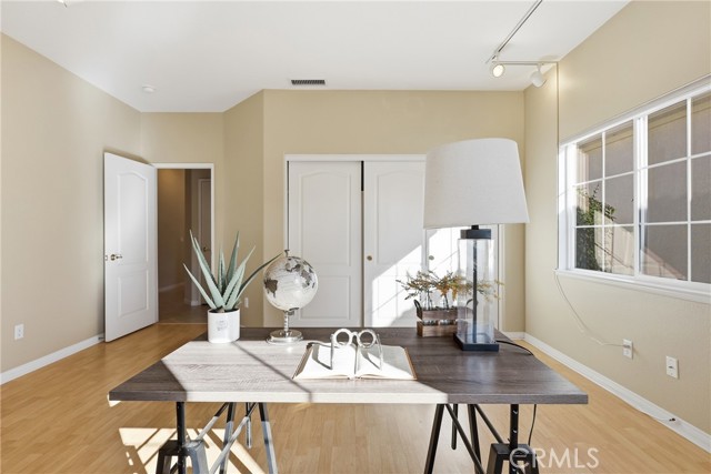 Detail Gallery Image 14 of 27 For 24164 Calle Artino, Murrieta,  CA 92562 - 3 Beds | 2 Baths