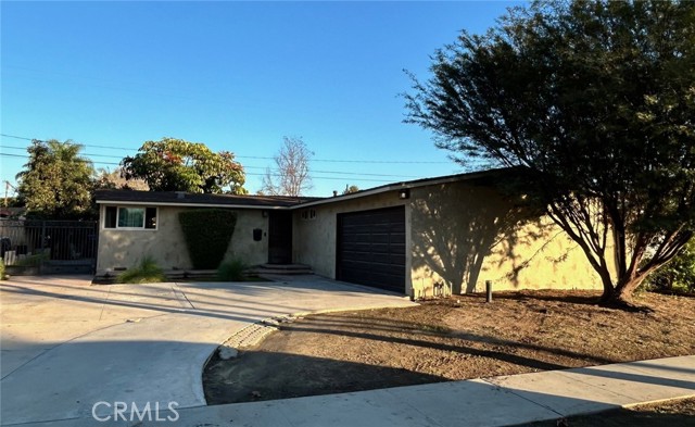 Detail Gallery Image 1 of 1 For 2213 N Forest Ave, Santa Ana,  CA 92706 - 3 Beds | 2 Baths