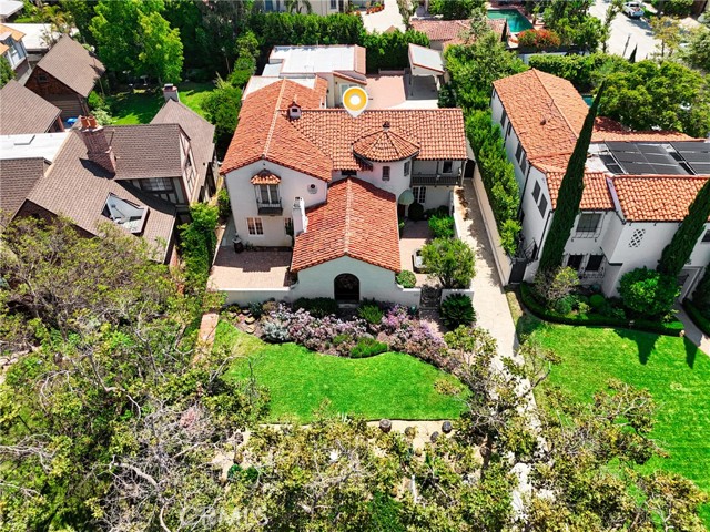408 North McCadden Place, Los Angeles CA: https://media.crmls.org/medias/81a80bca-7521-4929-89c2-e5b71b838bbd.jpg