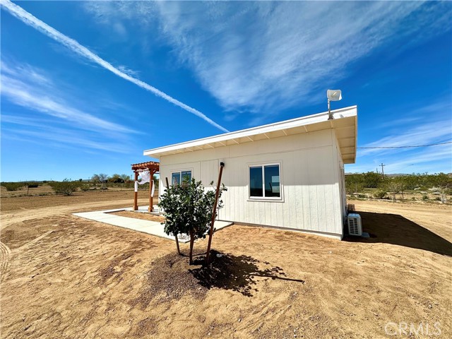Detail Gallery Image 6 of 52 For 2250 Delgada Ave, Landers,  CA 92285 - 1 Beds | 1 Baths