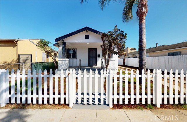 1744 Chestnut Ave, Long Beach, CA 90813