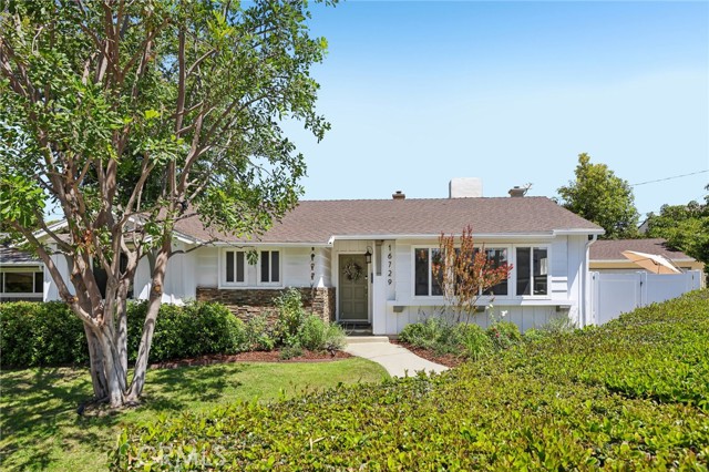 16729 Archwood