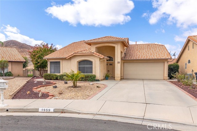 Detail Gallery Image 2 of 44 For 1959 Tamarack Ln, Hemet,  CA 92545 - 3 Beds | 2 Baths