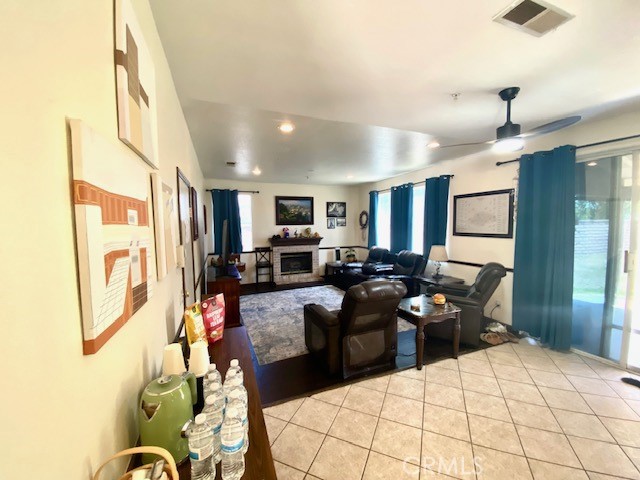 16883 Hazeltine Court, Fontana CA: https://media.crmls.org/medias/81abbd93-5c1b-417d-9ea9-e10b36226331.jpg