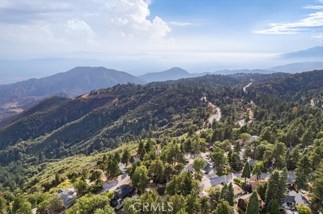 31427 Lightfoot Way, Running Springs, CA 92382