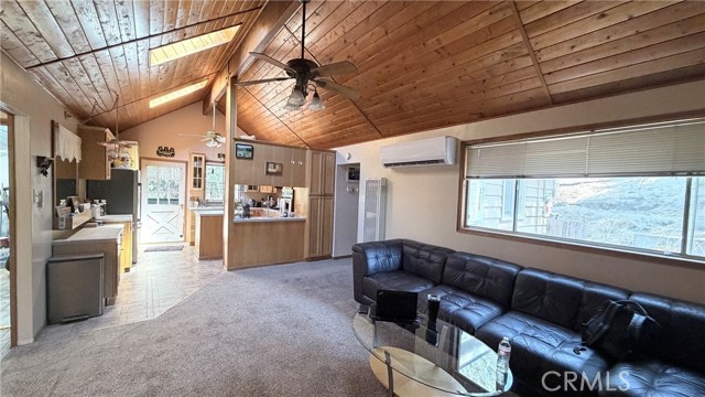 635 Acacia Dr, Crestline, CA 92325 photo 4
