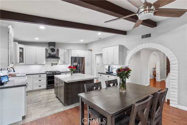 2485 San Mateo Drive, Upland CA: https://media.crmls.org/medias/81ae5e2b-3983-47b1-8d46-a710a62d69df.jpg
