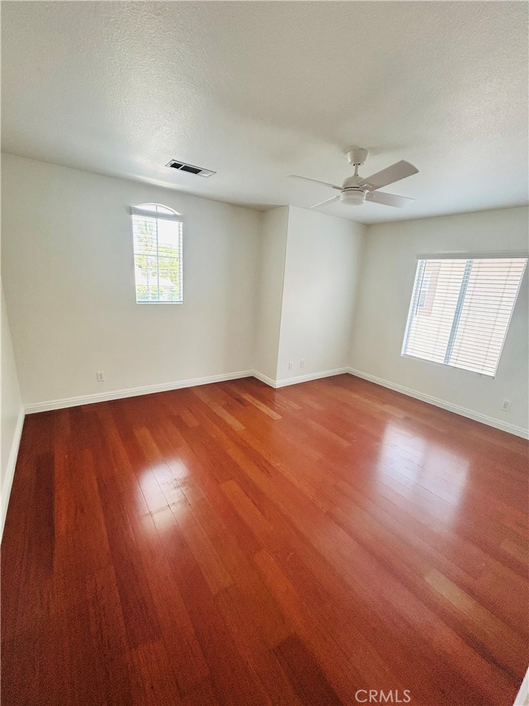 https://media.crmls.org/medias/81ae9b6f-bca1-46cb-8e8e-bc5177d7999c.jpg?preset=X-Large