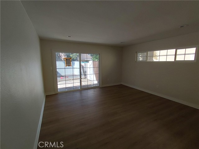 Detail Gallery Image 10 of 19 For 2542 N Pacific Ave, Santa Ana,  CA 92706 - 4 Beds | 3 Baths