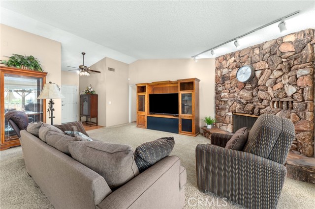 Detail Gallery Image 17 of 60 For 13346 Rimview Ct, Yucaipa,  CA 92399 - 3 Beds | 2/1 Baths