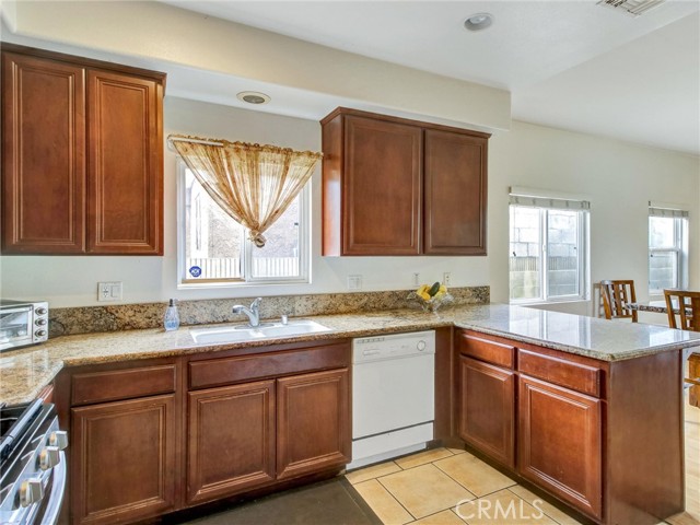 Detail Gallery Image 12 of 50 For 619 E Realty St, Carson,  CA 90745 - 3 Beds | 2/1 Baths