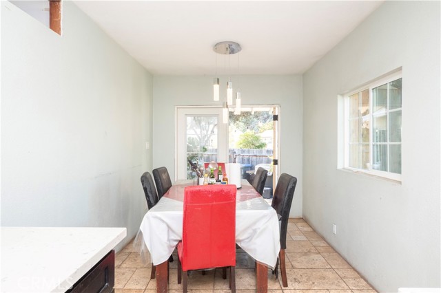 Detail Gallery Image 11 of 34 For 2422 N Forest, Santa Ana,  CA 92706 - 4 Beds | 1 Baths