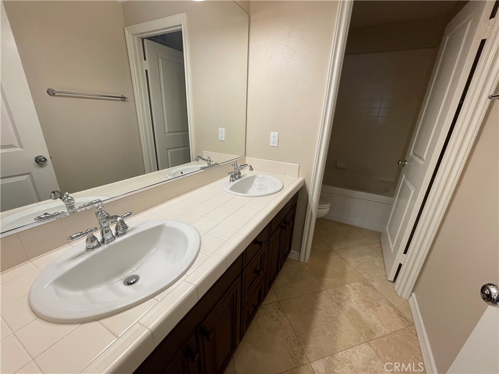 MLS #OC25216386 image #19