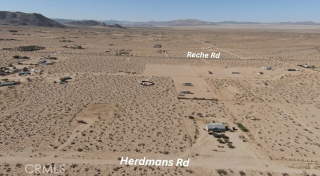 60684 Herdmans Road, Landers CA: https://media.crmls.org/medias/81b03da2-9354-4400-9023-eb40b2fdbff2.jpg