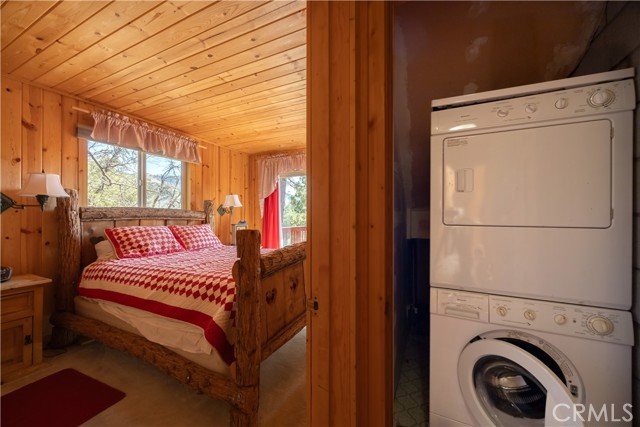43897 Yosemite Drive, Big Bear Lake CA: https://media.crmls.org/medias/81b0685f-d180-4f4f-ae27-f01e12f642ff.jpg