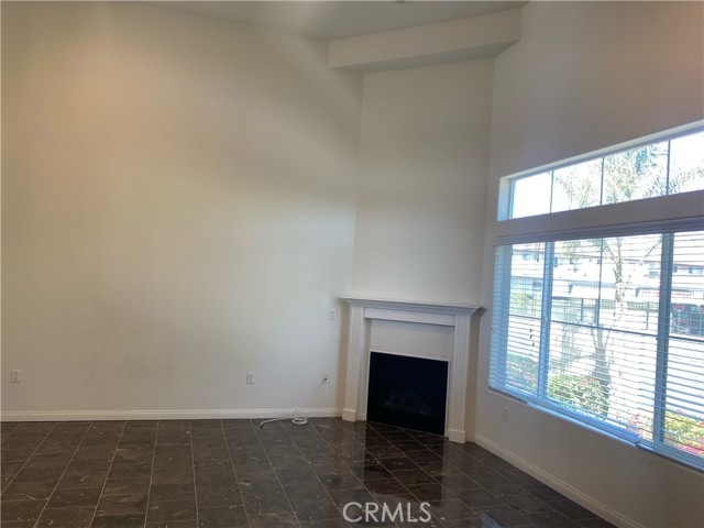 Detail Gallery Image 4 of 15 For 121 S Dale #111,  Anaheim,  CA 92804 - 3 Beds | 2/1 Baths