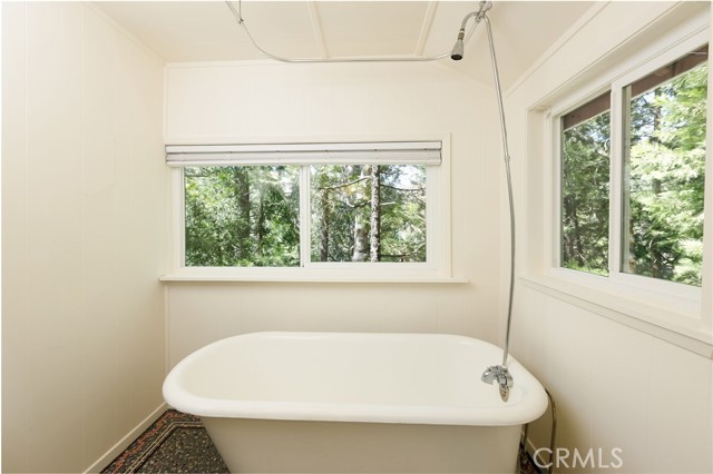 Detail Gallery Image 14 of 27 For 539 Acacia Dr, Crestline,  CA 92325 - 1 Beds | 1 Baths