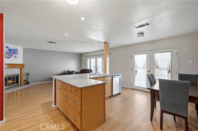 Detail Gallery Image 13 of 44 For 19525 Steinway, Canyon Country,  CA 91351 - 4 Beds | 2 Baths