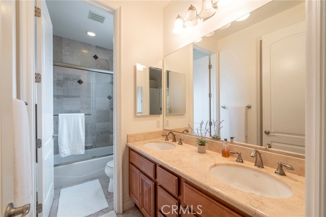 Detail Gallery Image 21 of 49 For 116 11th St, Huntington Beach,  CA 92648 - 3 Beds | 3/1 Baths
