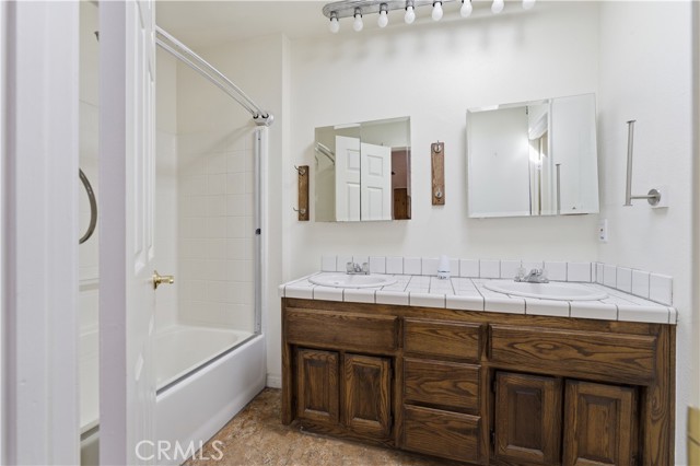 Detail Gallery Image 15 of 17 For 19321 97th St, California City,  CA 93505 - 3 Beds | 2 Baths