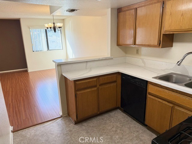 Detail Gallery Image 6 of 19 For 3105 Montrose Ave #3,  La Crescenta,  CA 91214 - 2 Beds | 2/1 Baths