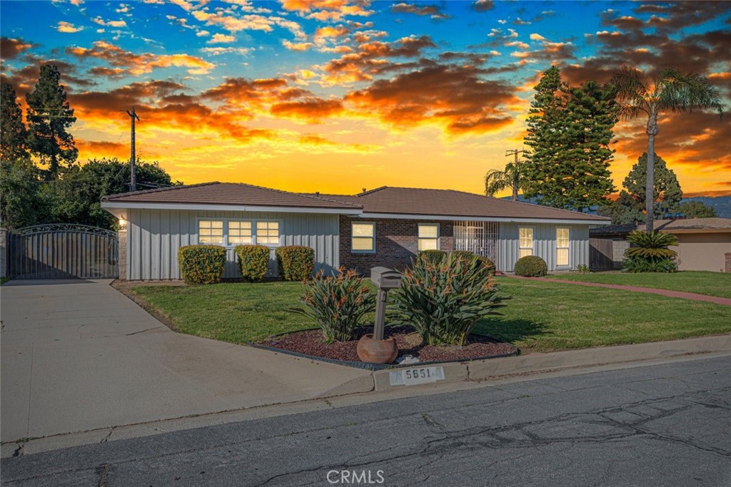 5651 Magnolia Avenue