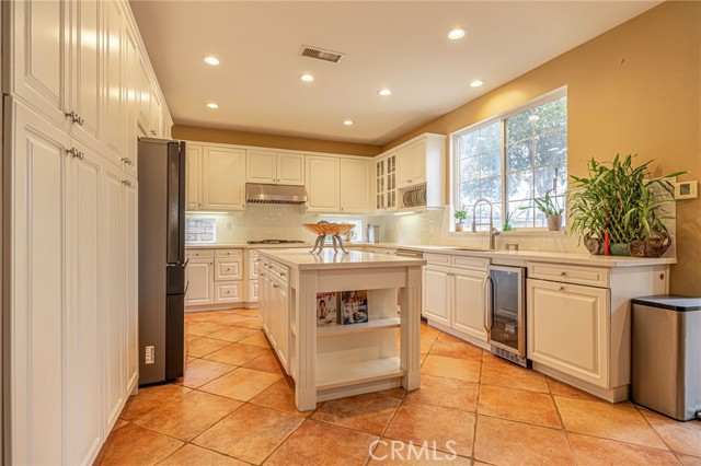 Detail Gallery Image 20 of 48 For 574 Oak Tree Ct, Simi Valley,  CA 93065 - 5 Beds | 4/1 Baths