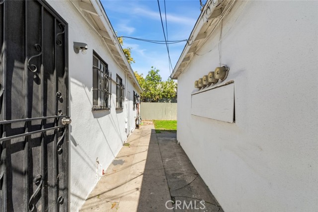 Detail Gallery Image 9 of 26 For 920 S Willowbrook, Compton,  CA 90220 - – Beds | – Baths