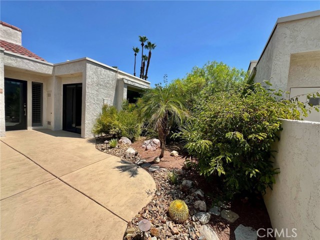 Detail Gallery Image 8 of 34 For 737 Inverness Dr, Rancho Mirage,  CA 92270 - 2 Beds | 2 Baths
