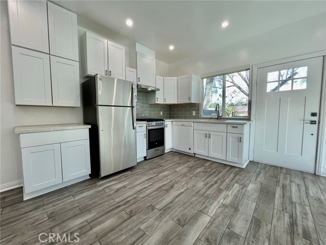 6211 Lubao Avenue, Woodland Hills CA: https://media.crmls.org/medias/81b58764-763b-4741-8fb4-45311259e40f.jpg