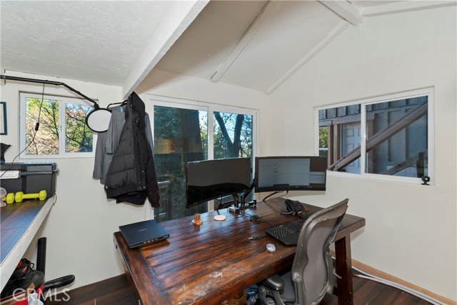 687 Spring, Cedarpines Park CA: https://media.crmls.org/medias/81b5a186-463e-43c0-8bee-10968f8ae503.jpg