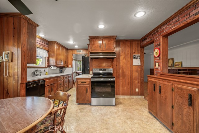 Detail Gallery Image 19 of 55 For 6107 Faculty, Lakewood,  CA 90712 - 5 Beds | 3/1 Baths