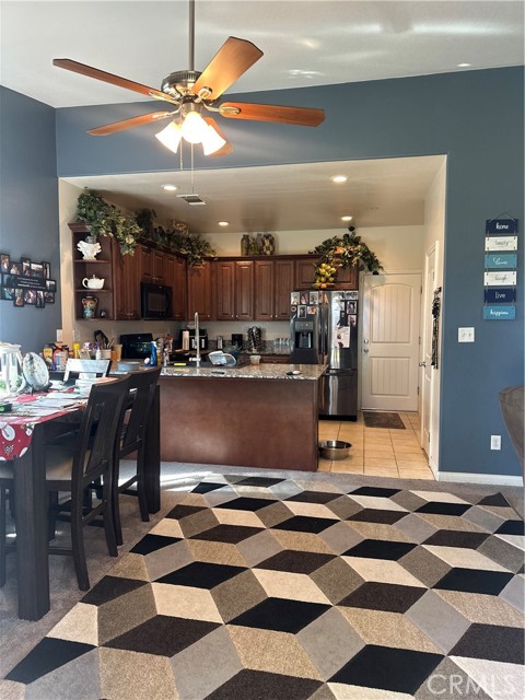 Detail Gallery Image 4 of 23 For 1611 Brea St, Bakersfield,  CA 93307 - 3 Beds | 2 Baths