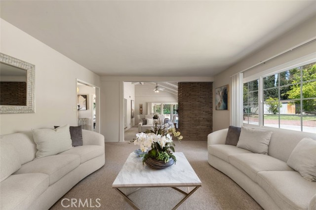 451 W FOOTHILL Boulevard, Arcadia CA: https://media.crmls.org/medias/81b75fef-e9e0-4567-a4ba-379ed158e7be.jpg