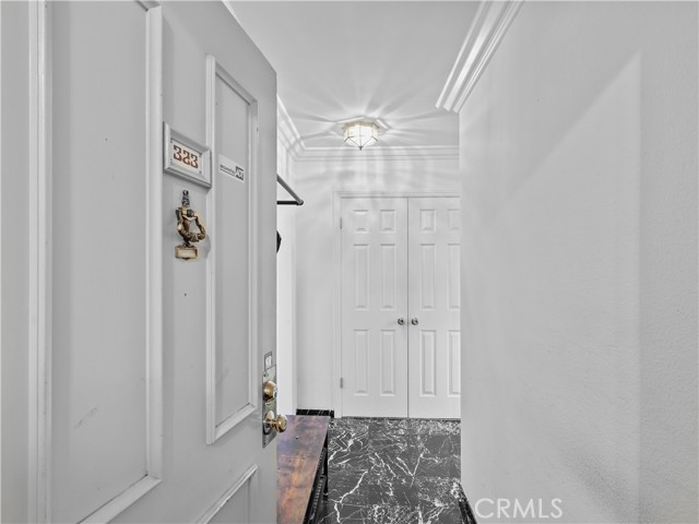 12720 Burbank Boulevard, Valley Village CA: https://media.crmls.org/medias/81b76880-4873-41b4-96a7-6ac93e3cede3.jpg