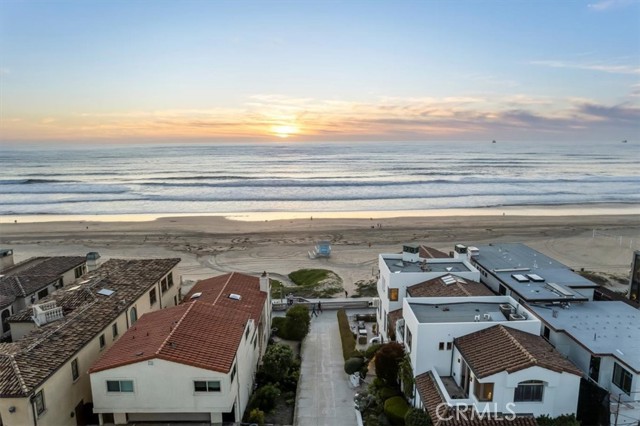 1800 The Strand, Manhattan Beach, California 90266, 5 Bedrooms Bedrooms, ,4 BathroomsBathrooms,Residential,For Sale,The Strand,SB24055932