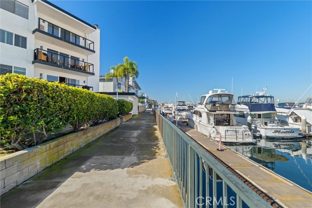 Detail Gallery Image 34 of 35 For 2872 Coast Cir #303,  Huntington Beach,  CA 92649 - 2 Beds | 2 Baths