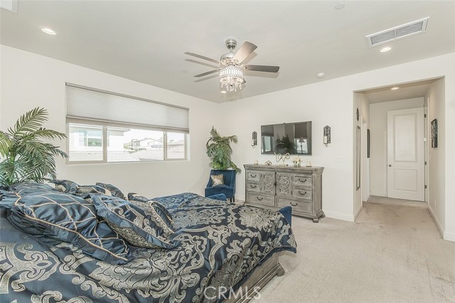 Image 31 of 75 For 877 Treasure Hills