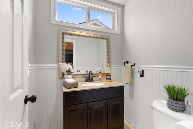 20571 Reef Lane, Huntington Beach CA: https://media.crmls.org/medias/81b8a2b8-f011-4de2-b45a-ed0640118e55.jpg