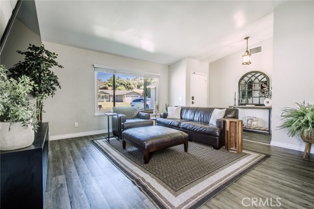 Detail Gallery Image 11 of 30 For 5829 Quiroz, Jurupa Valley,  CA 92509 - 3 Beds | 2 Baths