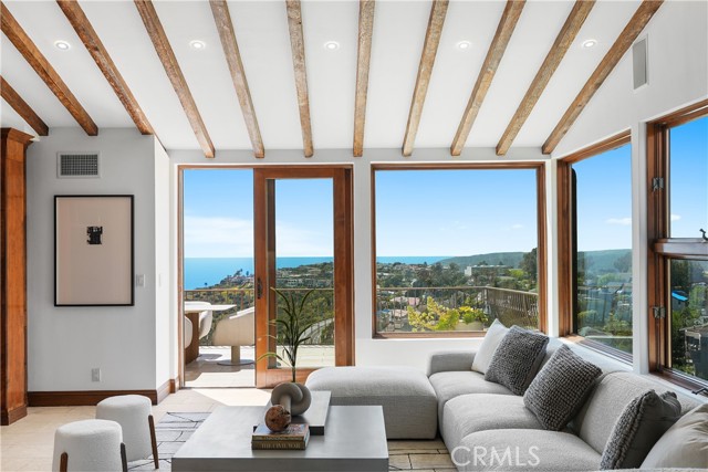 2516 Temple Hills Drive, Laguna Beach CA: https://media.crmls.org/medias/81b8b7e5-89f0-4f3a-b9ac-261fe3e4344e.jpg