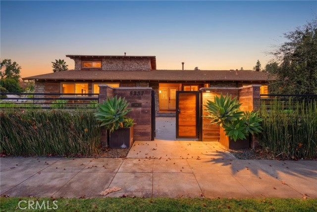 Photo of 5237 Topanga Canyon, Woodland Hills, CA 91364