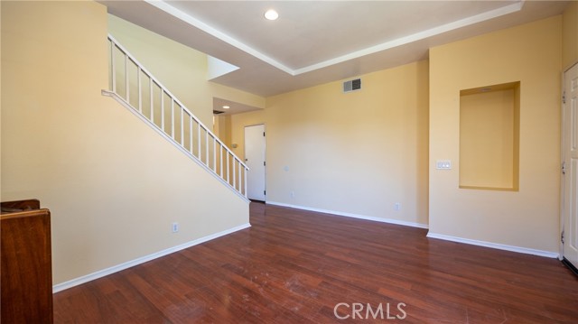Image 3 of 39 For 341 Camden Court