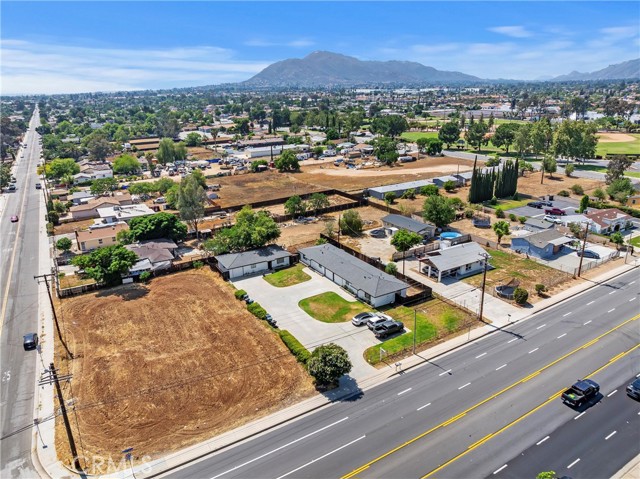 12777 Perris Boulevard, Moreno Valley CA: https://media.crmls.org/medias/81b9f488-d880-418f-8ea6-c897252b1c83.jpg