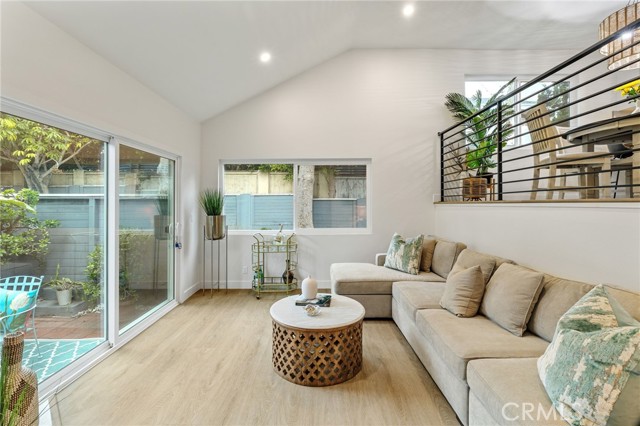 1917 Nelson Avenue, Redondo Beach, California 90278, 3 Bedrooms Bedrooms, ,1 BathroomBathrooms,Residential,Sold,Nelson Avenue,SB23059109