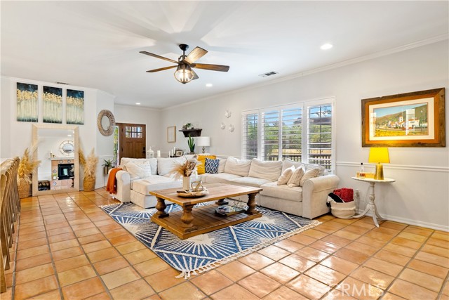 Detail Gallery Image 13 of 65 For 7915 Whispering Trails Pl, Paso Robles,  CA 93446 - 4 Beds | 2 Baths