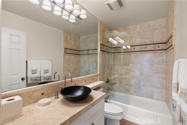 Detail Gallery Image 18 of 22 For 2501 Bungalow Pl #1,  Corona Del Mar,  CA 92625 - 2 Beds | 2/1 Baths