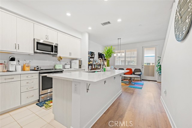 Detail Gallery Image 7 of 33 For 2827 Lily Ln, El Monte,  CA 91733 - 2 Beds | 2/1 Baths