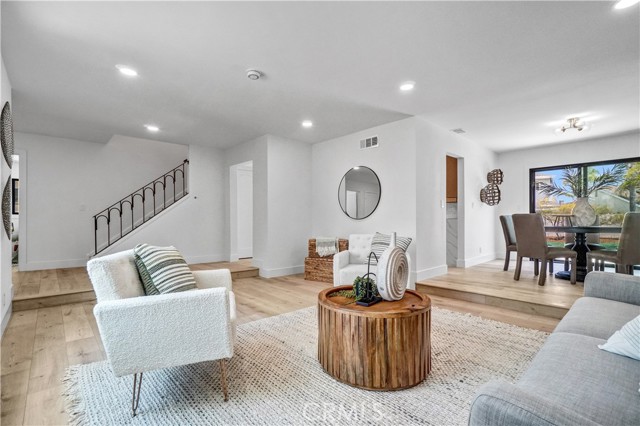 Detail Gallery Image 10 of 52 For 5231 Los Encantos Circle, La Palma,  CA 90623 - 5 Beds | 3 Baths
